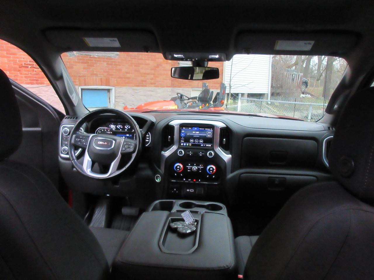 2022 GMC Sierra 1500 Limited 4WD Crew Cab 147" SLE Photo