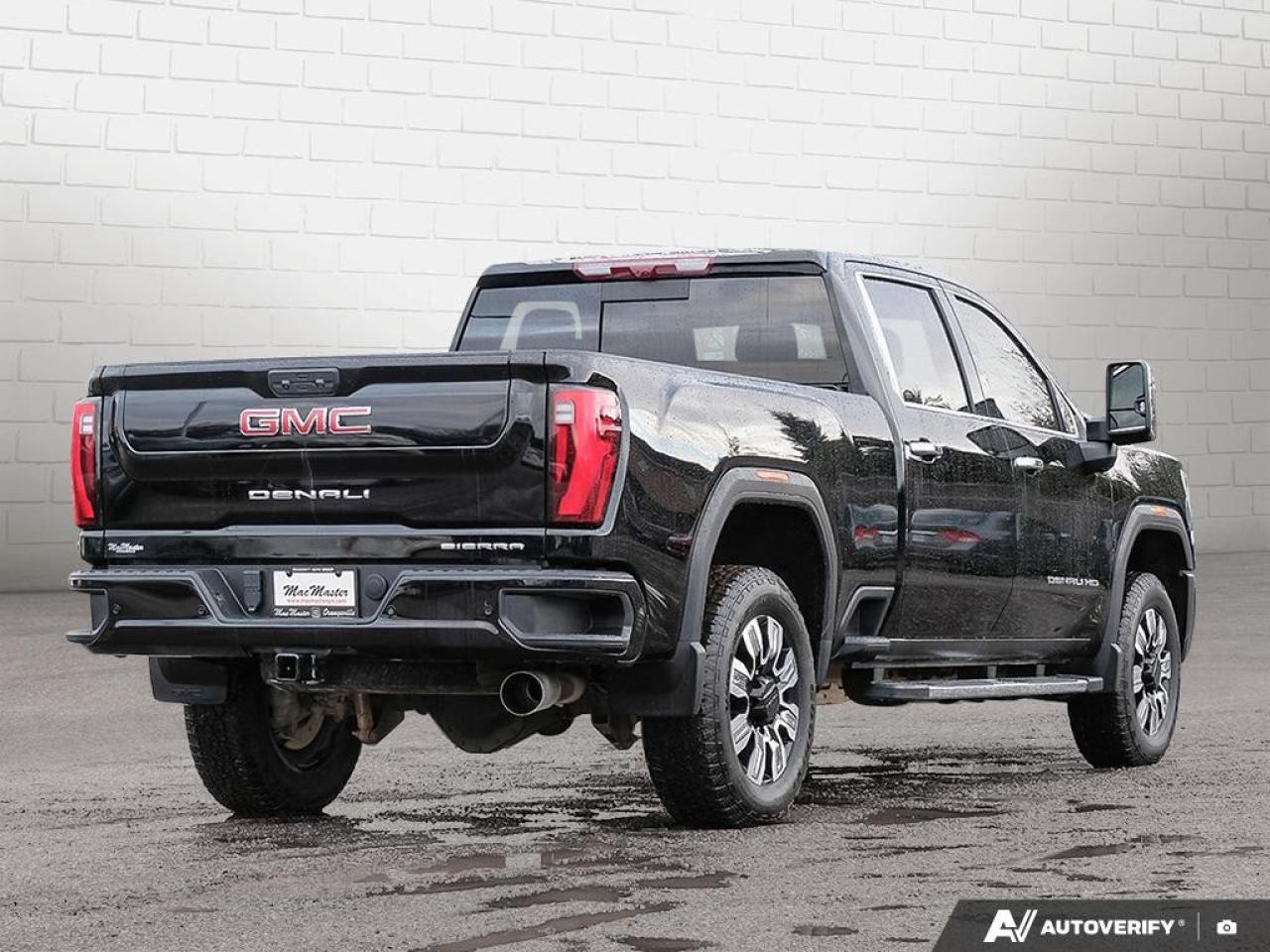 2024 GMC SIERRA 2500HD 4WD Crew Cab Standard Box Denali Photo