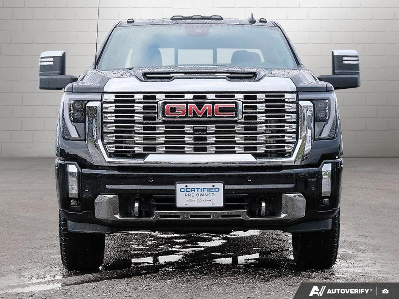 2024 GMC SIERRA 2500HD 4WD Crew Cab Standard Box Denali Photo