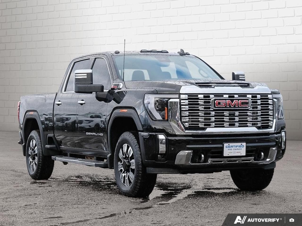 2024 GMC SIERRA 2500HD 4WD Crew Cab Standard Box Denali Photo