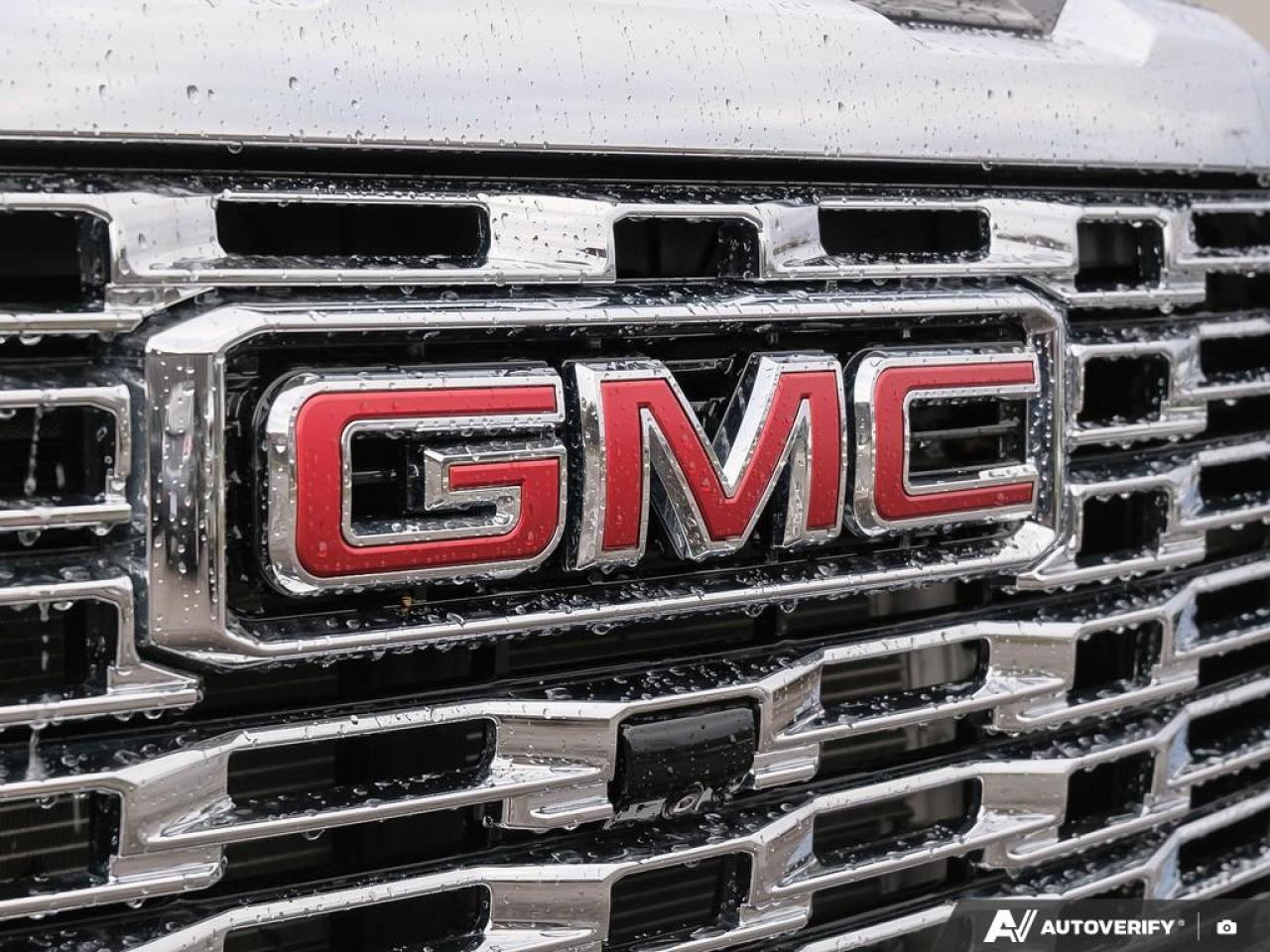 2024 GMC SIERRA 2500HD 4WD Crew Cab Standard Box Denali Photo