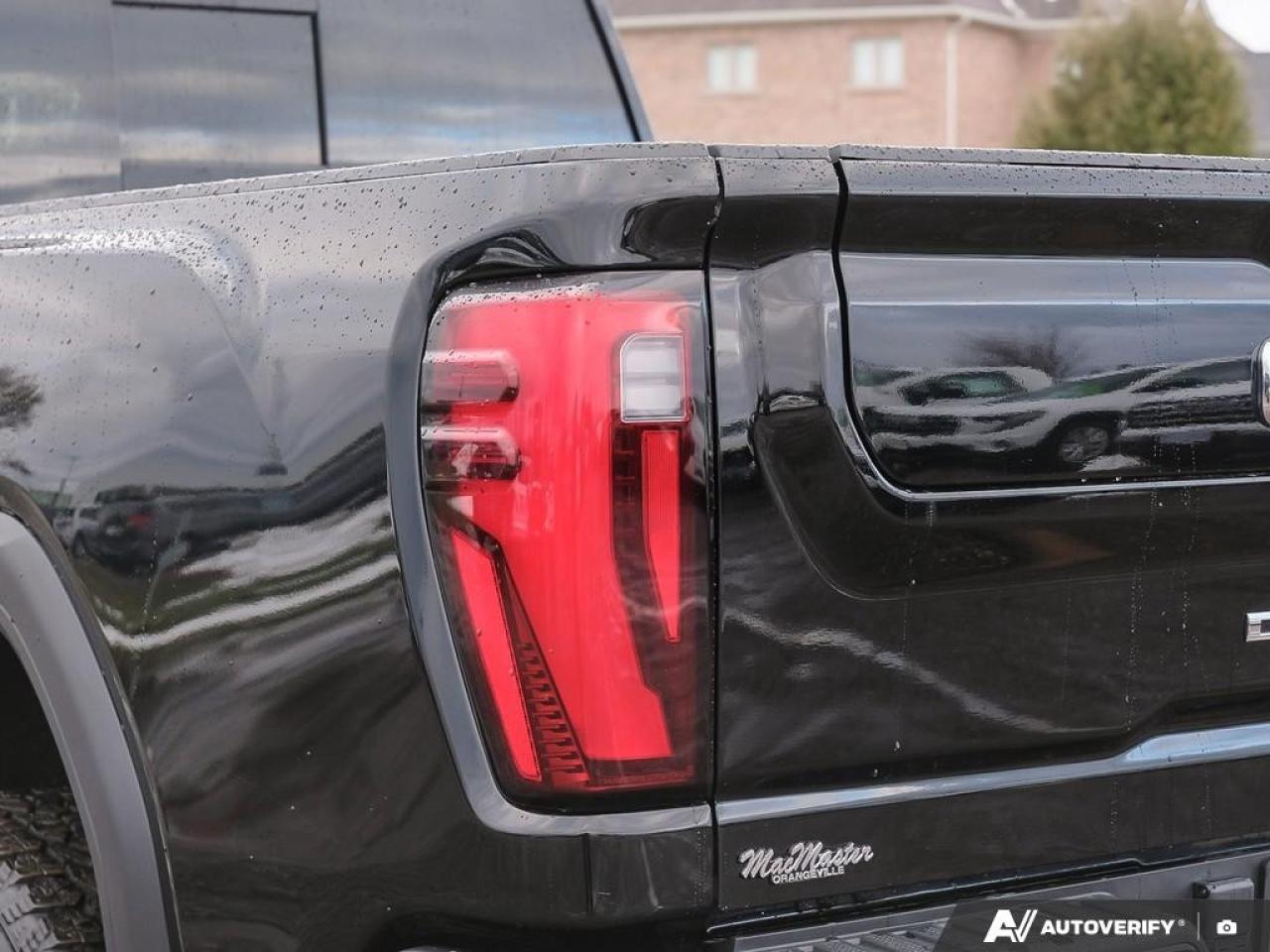 2024 GMC SIERRA 2500HD 4WD Crew Cab Standard Box Denali Photo