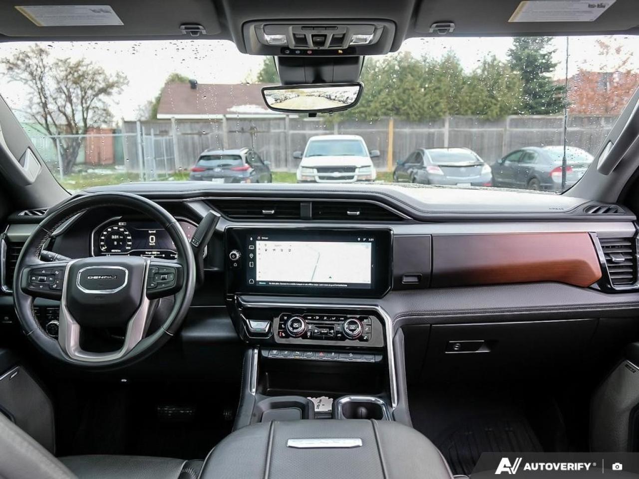 2024 GMC SIERRA 2500HD 4WD Crew Cab Standard Box Denali Photo