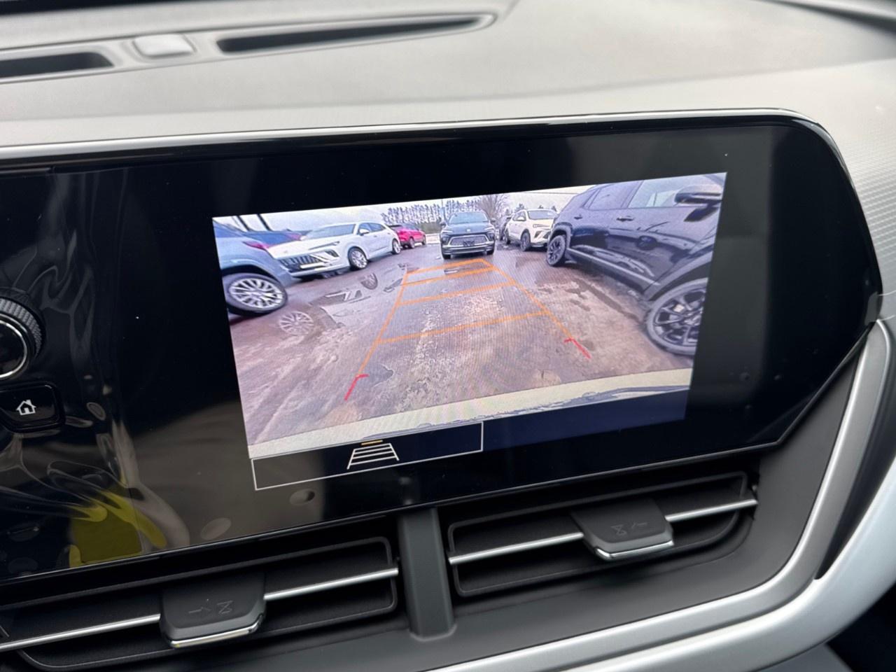 2026 Chevrolet Trax FWD 4dr 1RS Photo