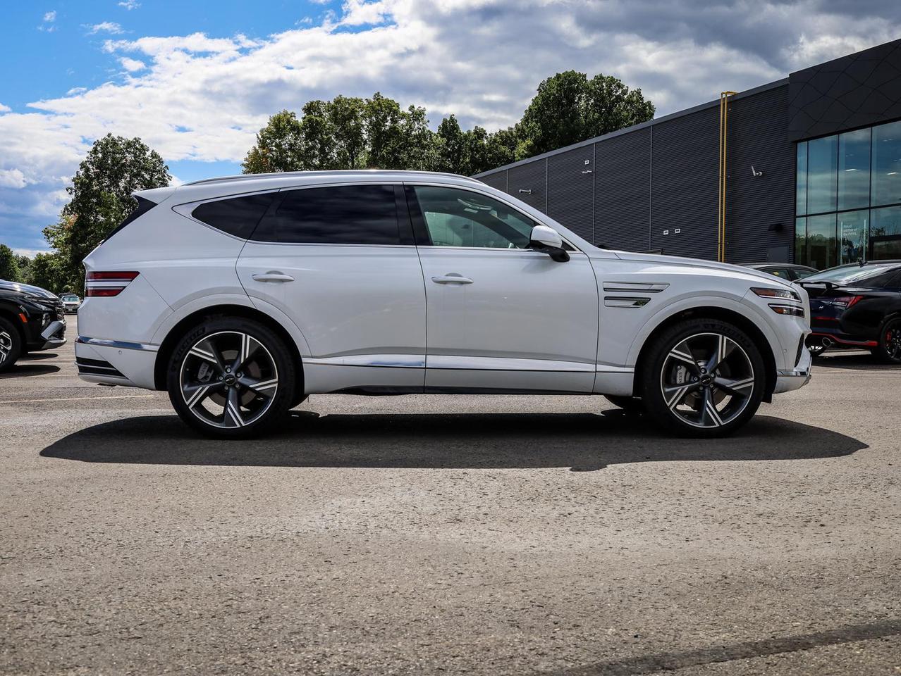 2025 Genesis GV80 PRESTIGE  Photo2