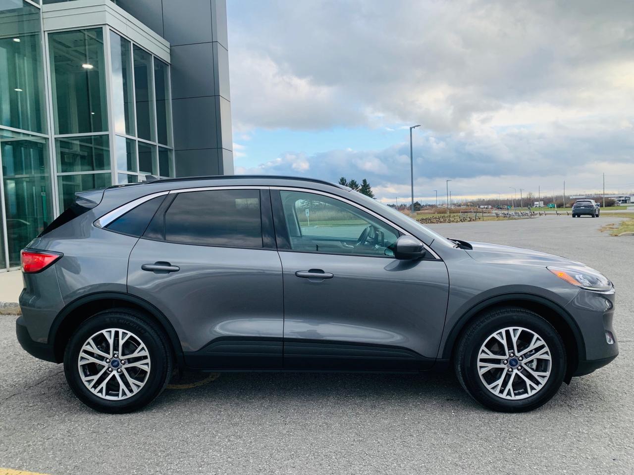 2022 Ford Escape SEL 4dr All-Wheel Drive Photo