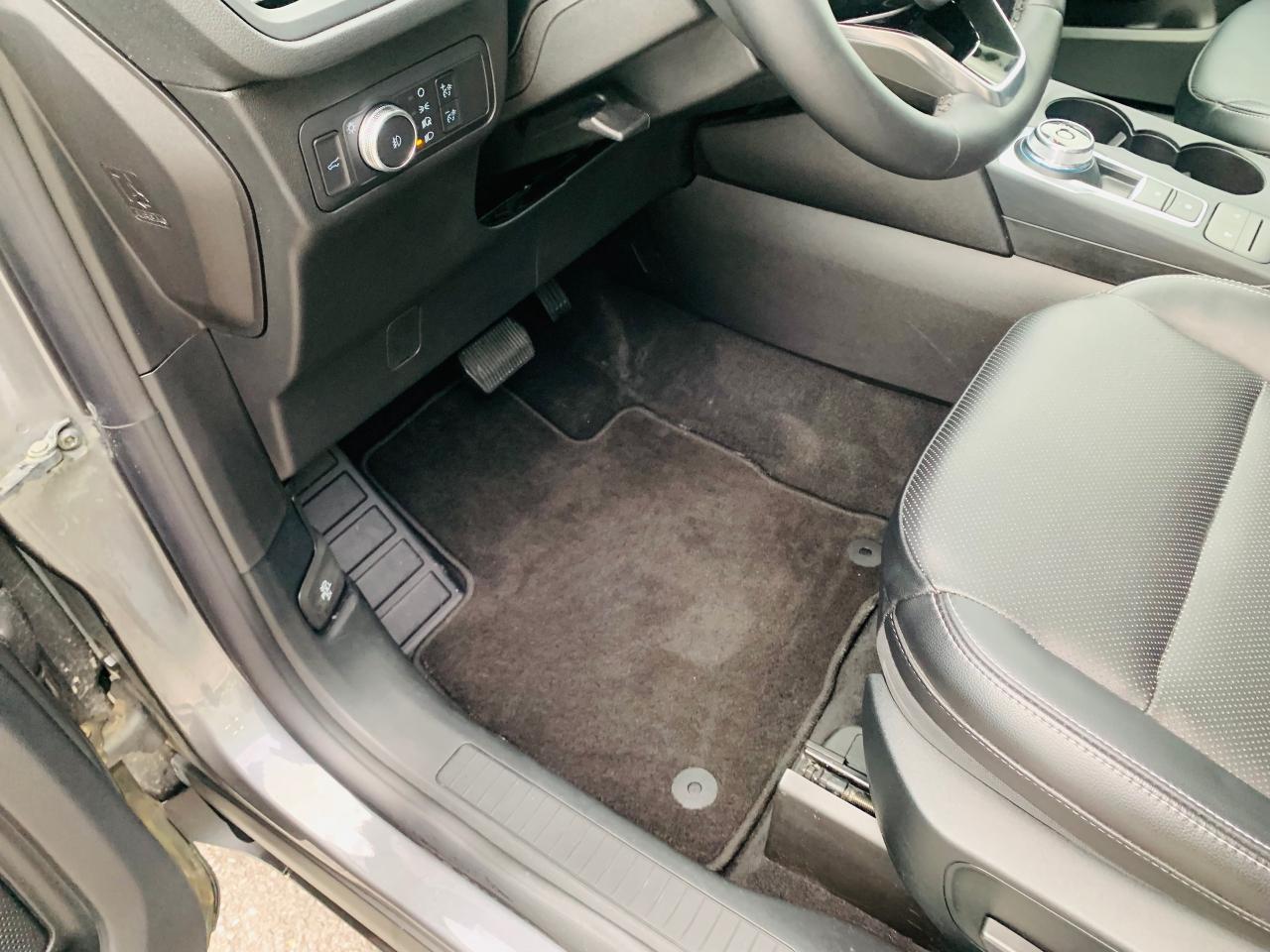 2022 Ford Escape SEL 4dr All-Wheel Drive Photo