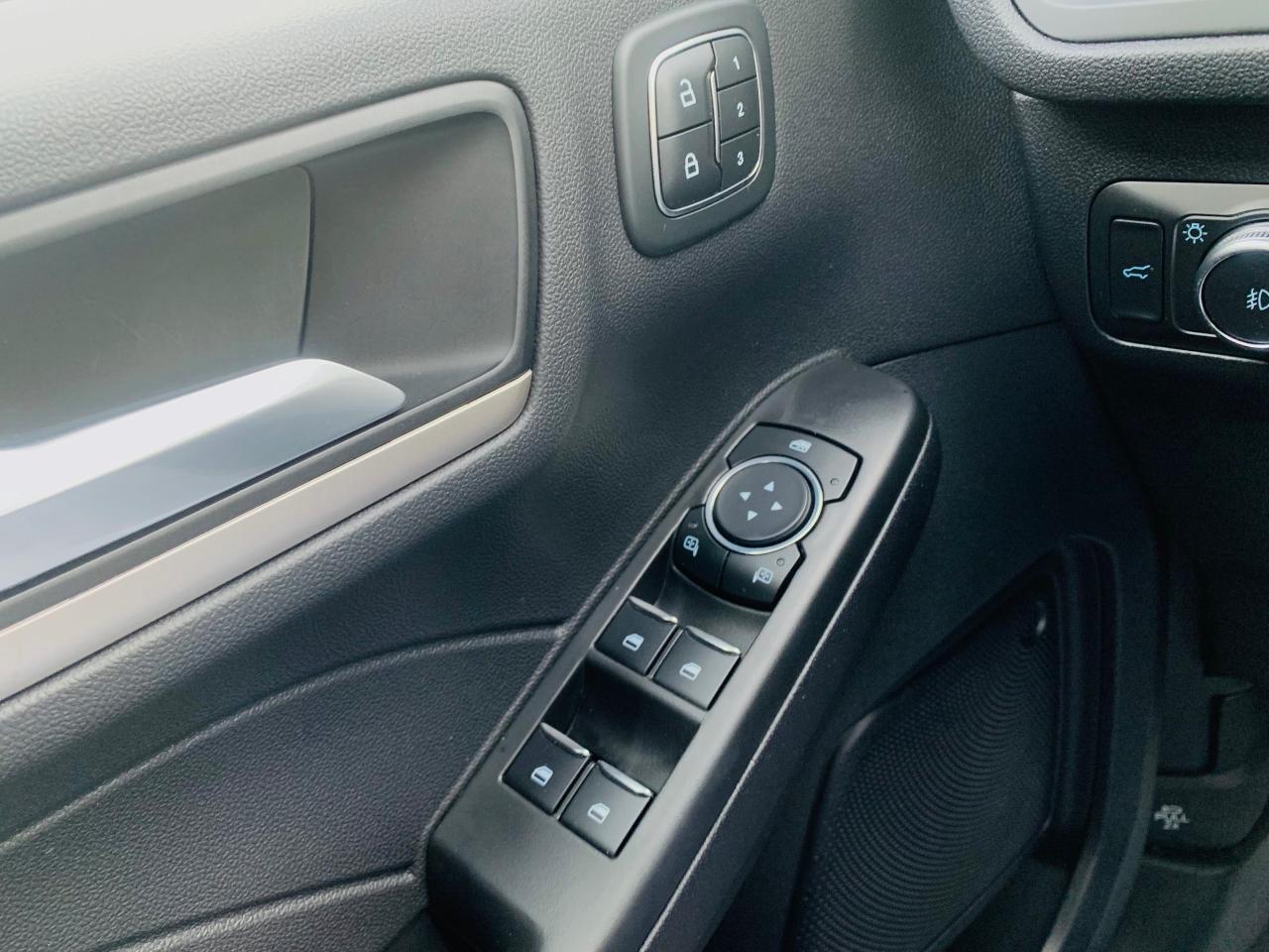 2022 Ford Escape SEL 4dr All-Wheel Drive Photo