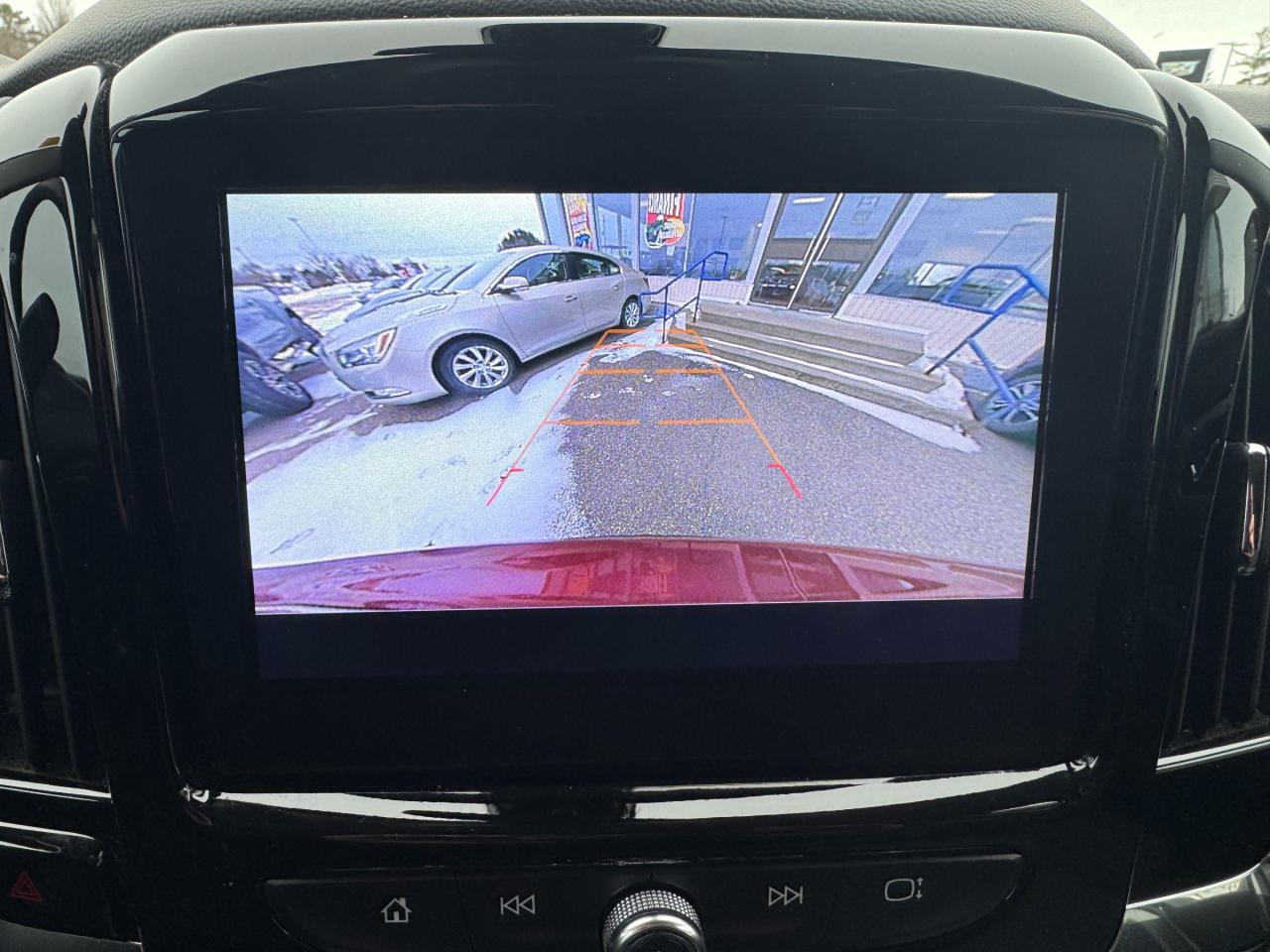 2021 Chevrolet Traverse LT Cloth w/1LT All-Wheel Drive Photo