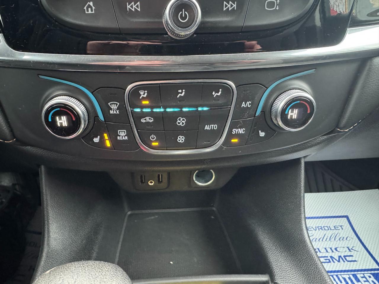 2021 Chevrolet Traverse LT Cloth w/1LT All-Wheel Drive Photo