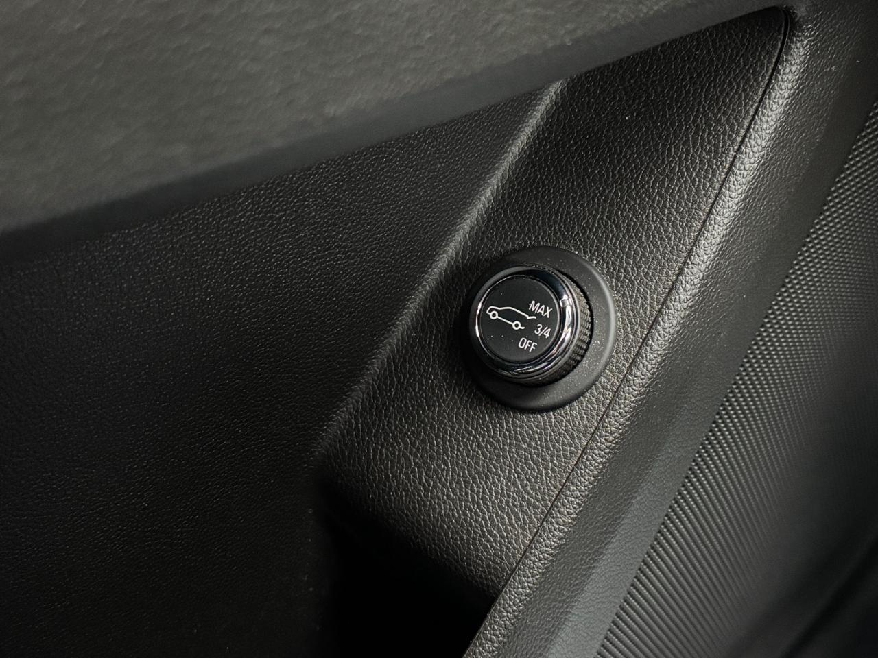 2021 Chevrolet Traverse LT Cloth w/1LT All-Wheel Drive Photo