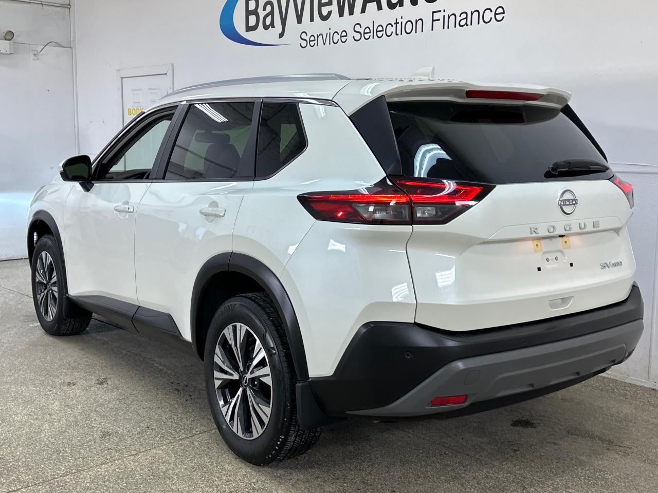 2023 Nissan Rogue SV Moonroof 4dr All-Wheel Drive Sport Utility Photo4