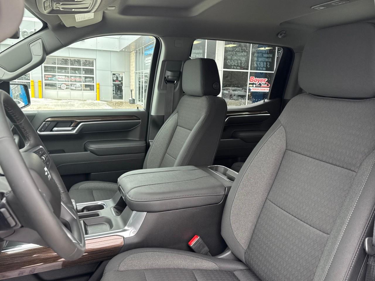 2026 Chevrolet Silverado 1500 Crew Cab Short Box 4-Wheel Drive RST Photo