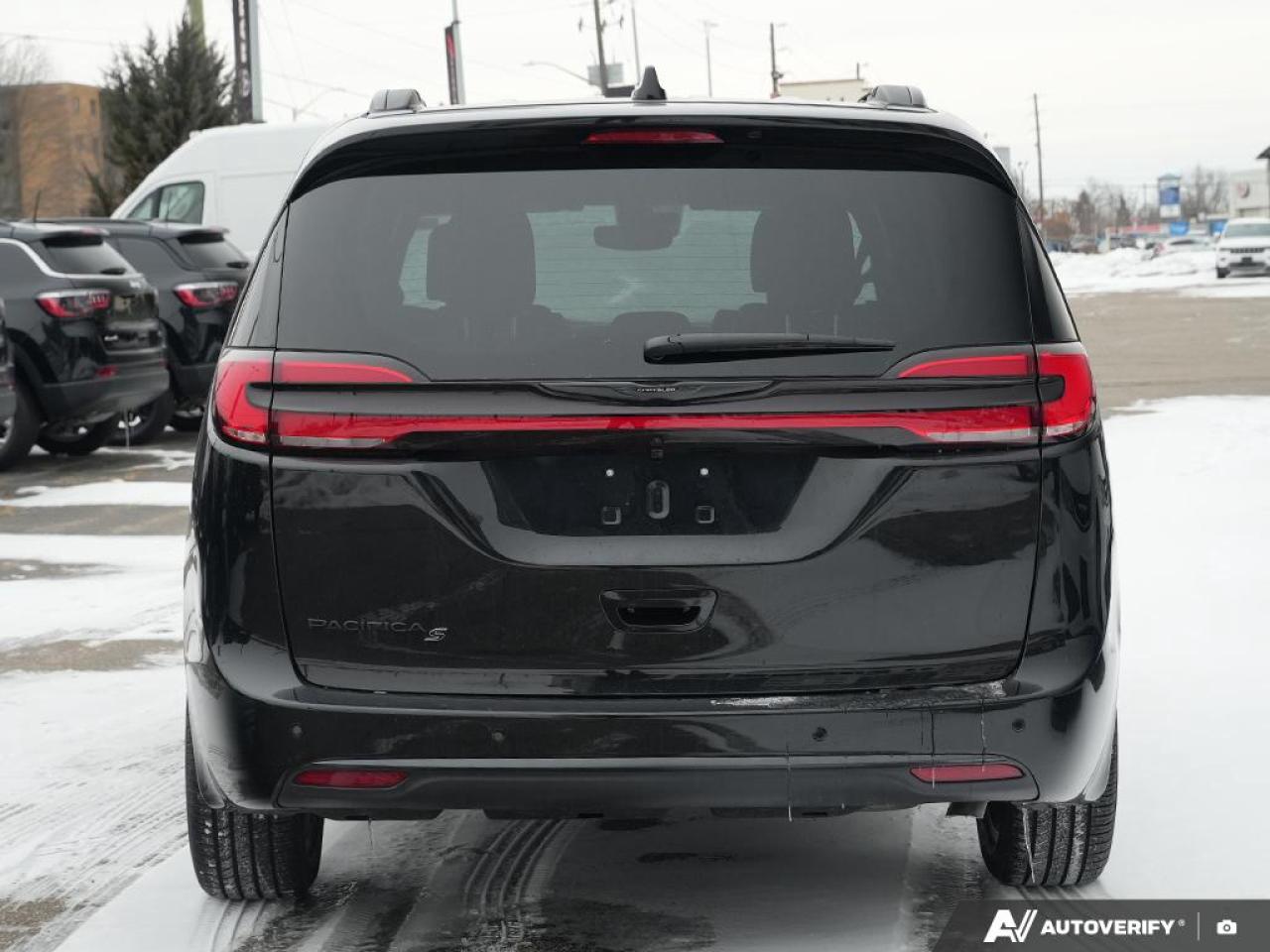 2026 Chrysler Pacifica Select Front-Wheel Drive Passenger Van Photo