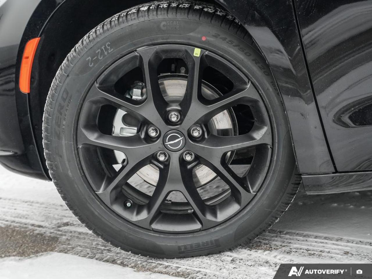 2026 Chrysler Pacifica Select Front-Wheel Drive Passenger Van Photo