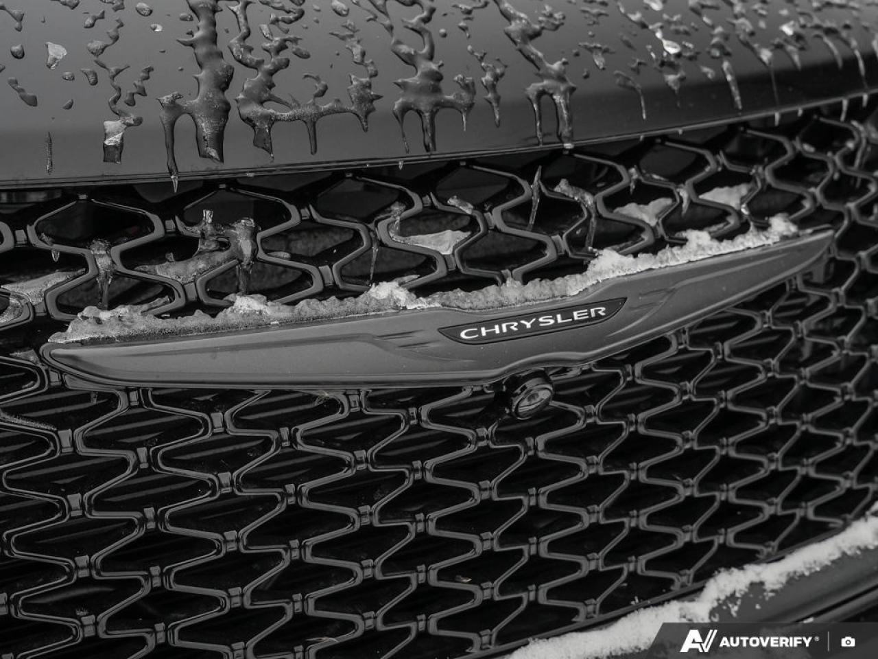 2026 Chrysler Pacifica Select Front-Wheel Drive Passenger Van Photo