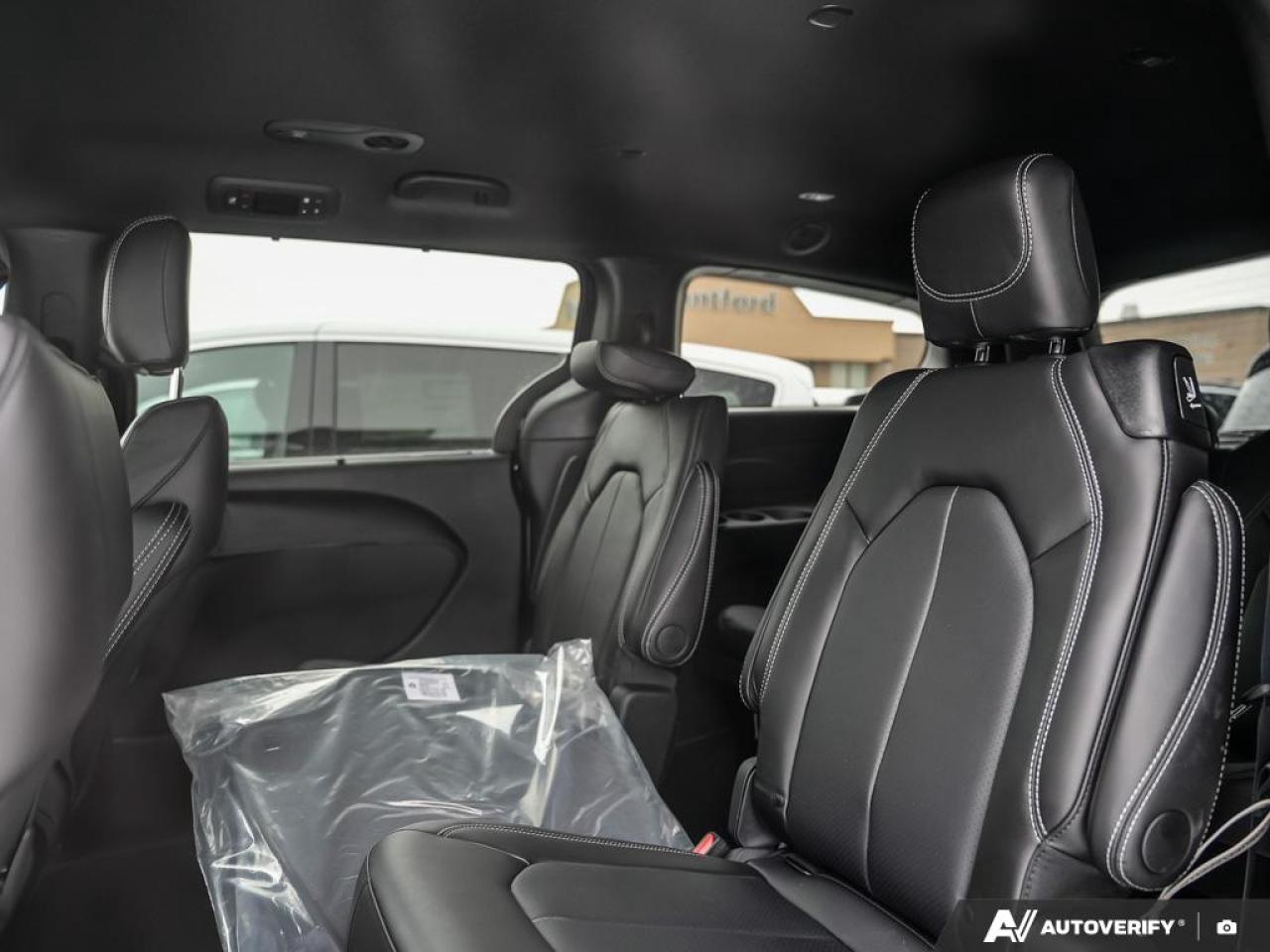 2026 Chrysler Pacifica Select Front-Wheel Drive Passenger Van Photo