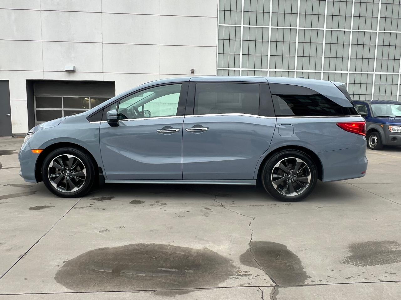 2023 Honda Odyssey Touring Passenger Van Photo