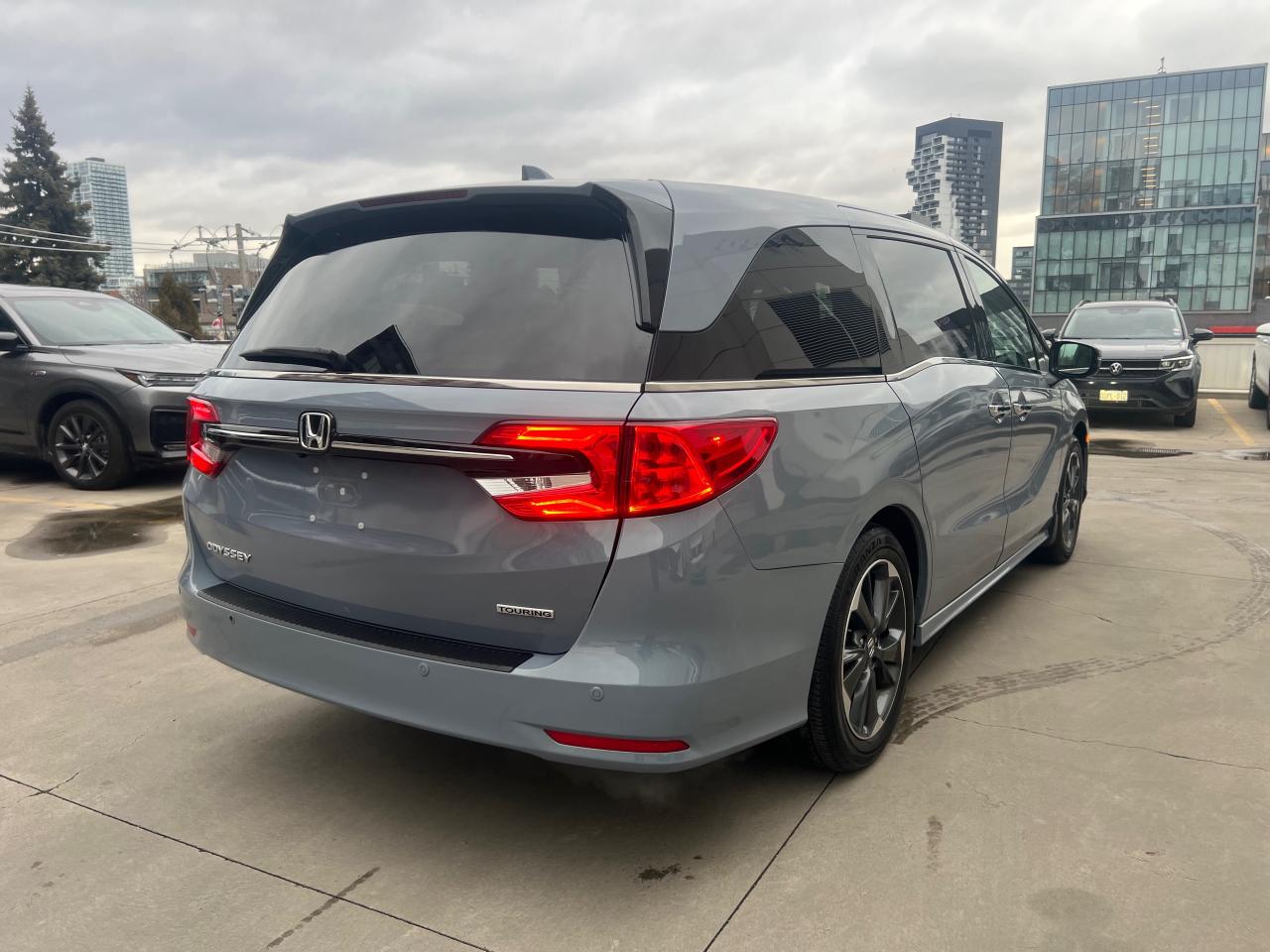 2023 Honda Odyssey Touring Passenger Van Photo