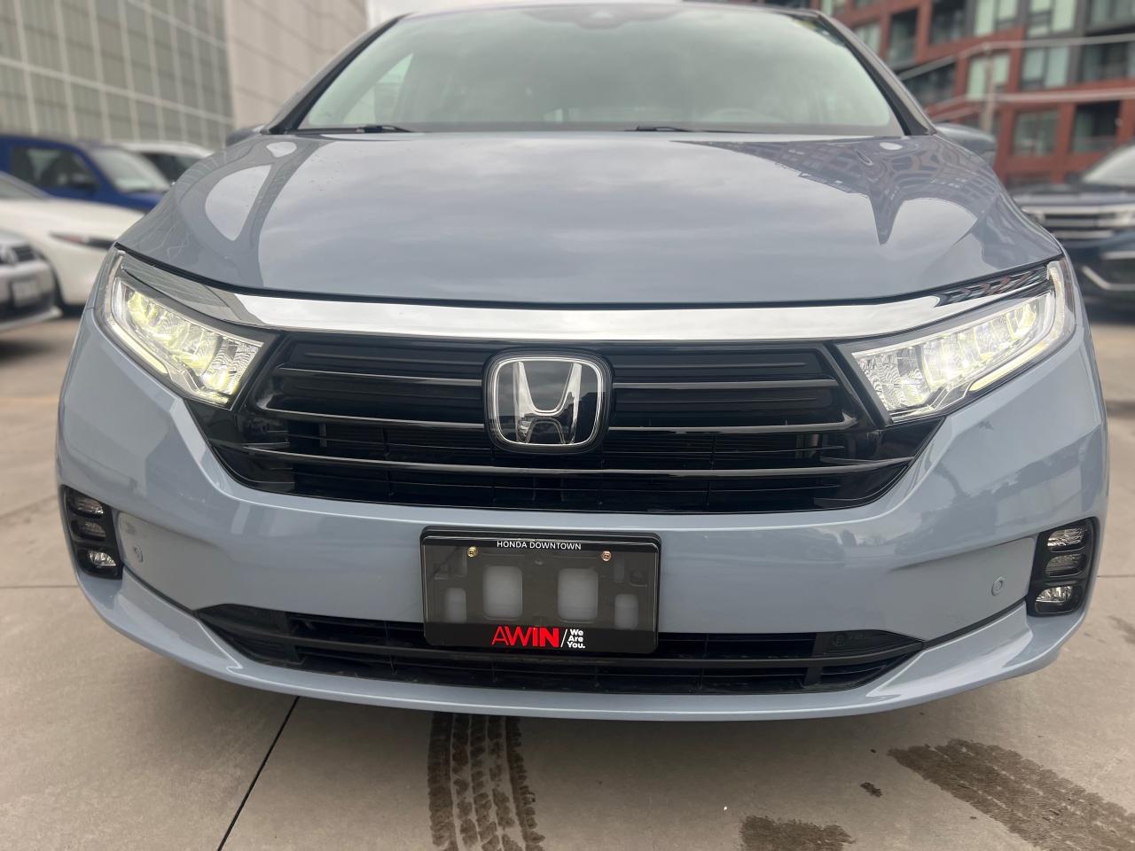 2023 Honda Odyssey Touring Passenger Van Photo