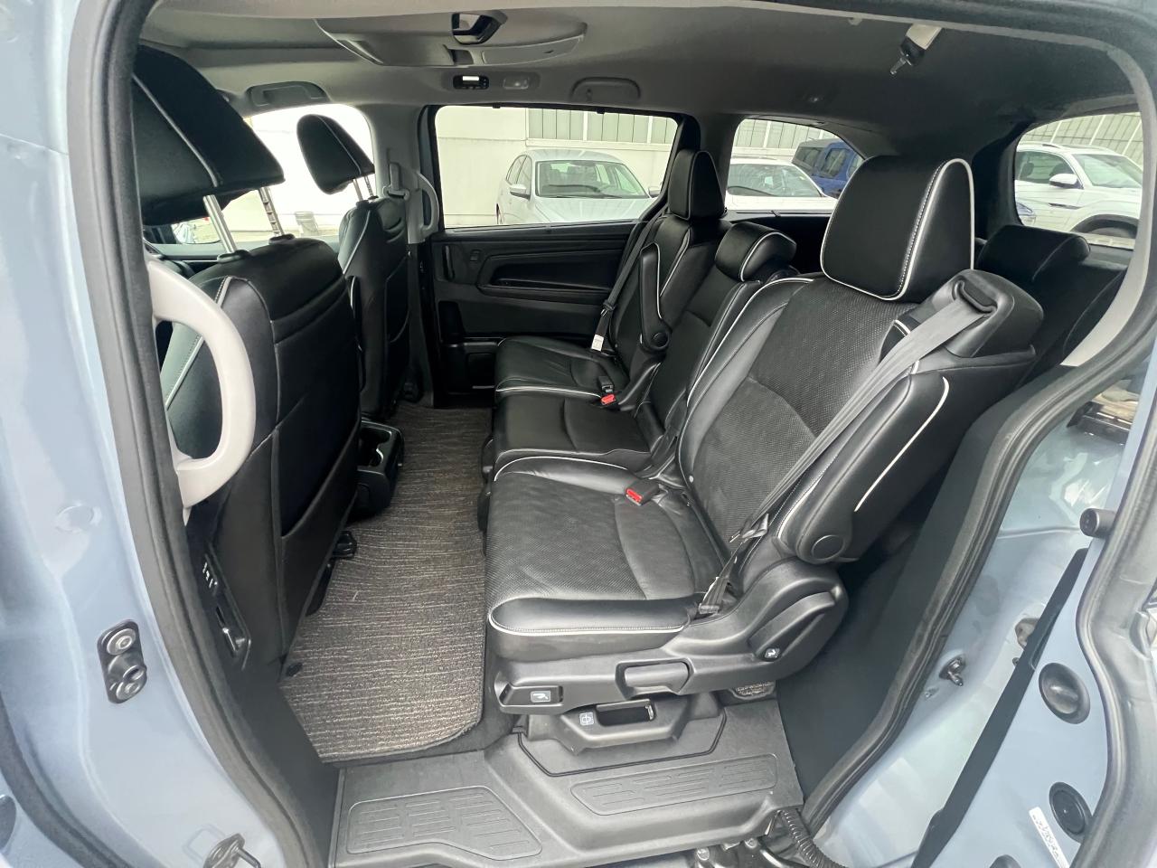 2023 Honda Odyssey Touring Passenger Van Photo