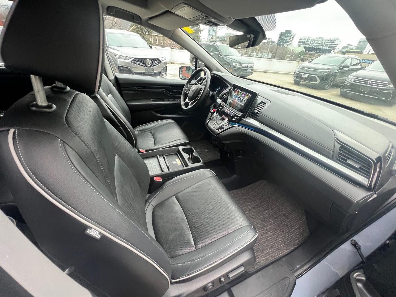 2023 Honda Odyssey Touring Passenger Van Photo