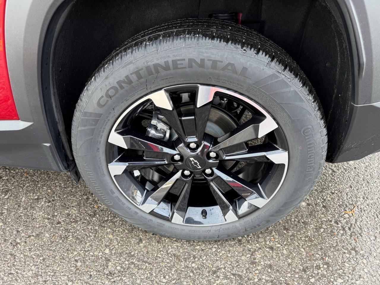 2025 Chevrolet Equinox RS 4dr All-Wheel Drive Photo