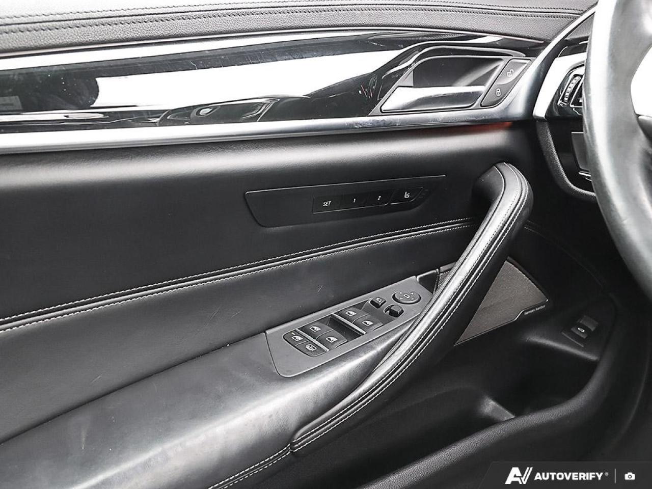 2018 BMW 5 Series M550i xDrive Sedan Photo