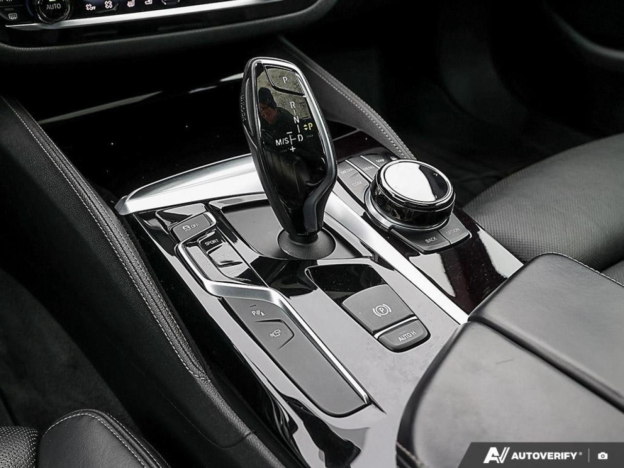 2018 BMW 5 Series M550i xDrive Sedan Photo