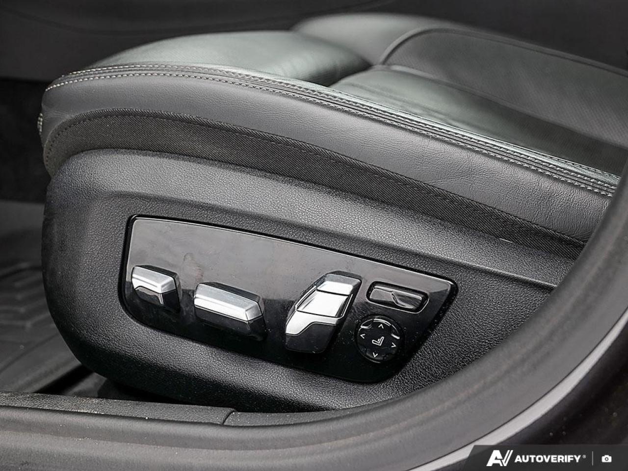 2018 BMW 5 Series M550i xDrive Sedan Photo