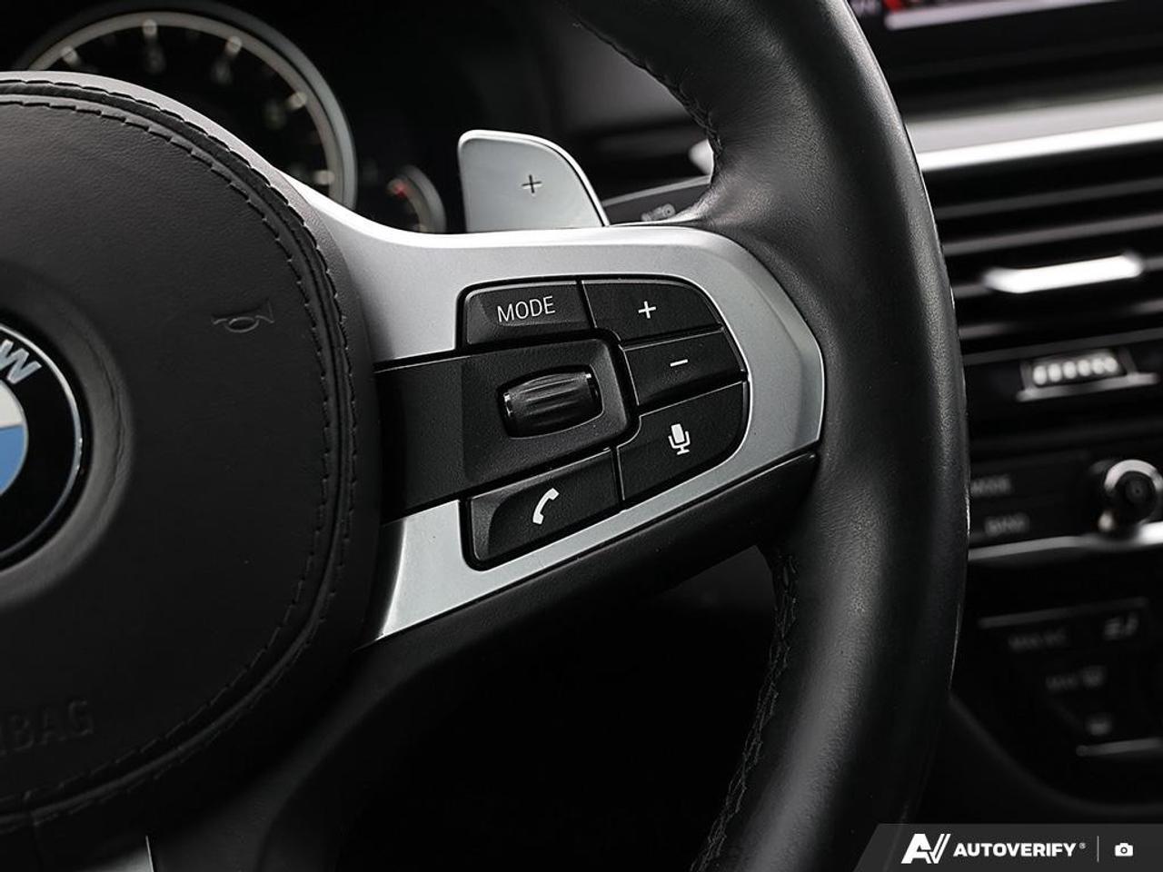 2018 BMW 5 Series M550i xDrive Sedan Photo