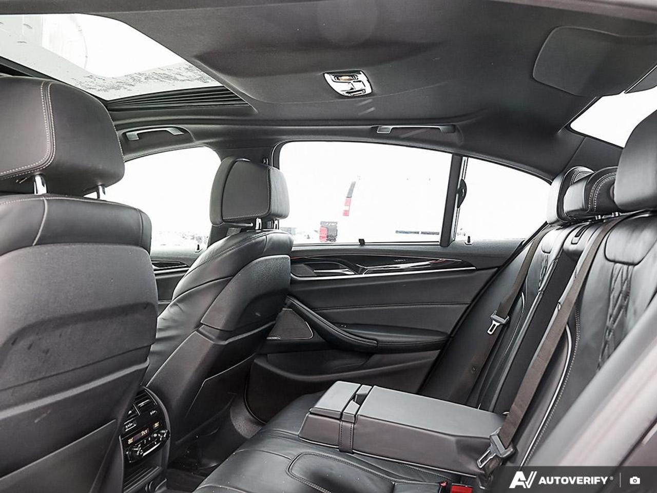 2018 BMW 5 Series M550i xDrive Sedan Photo