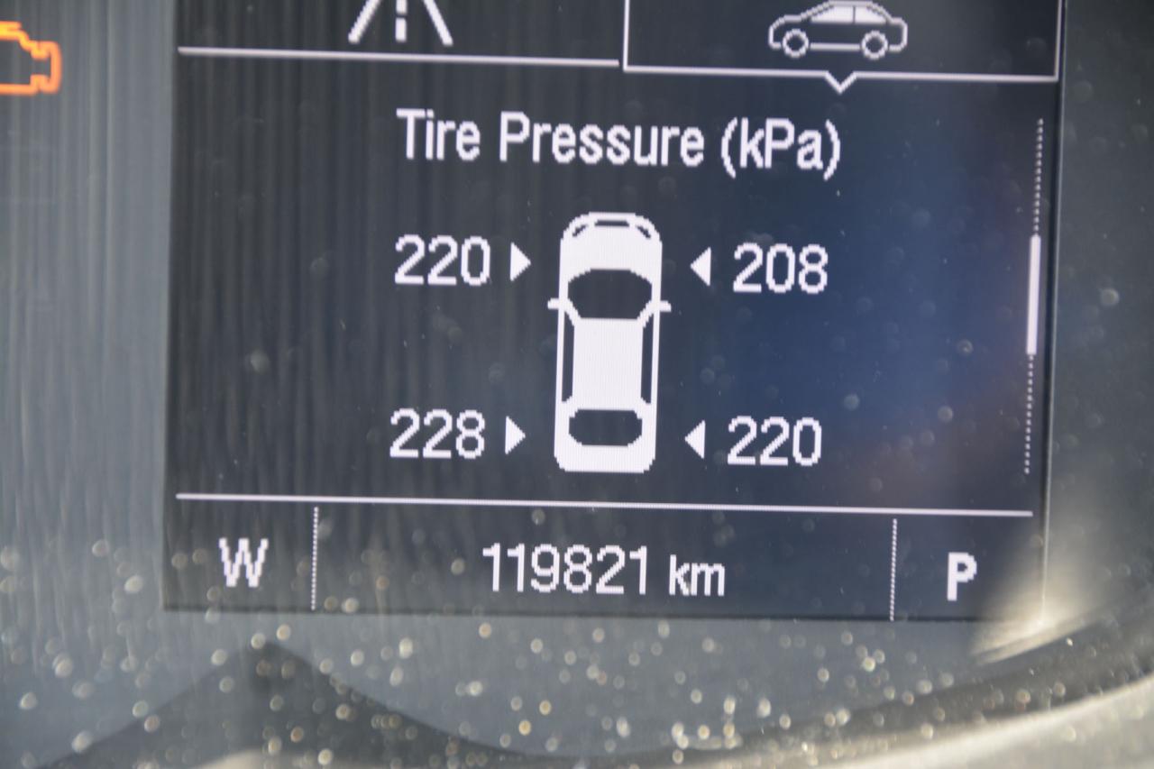 2017 Chevrolet Sonic Sonic LT Photo4