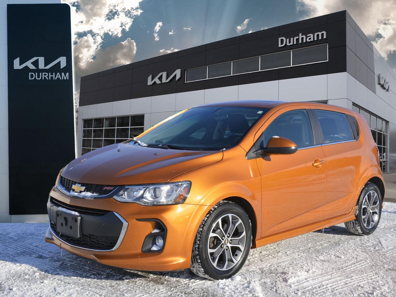 2017 Chevrolet Sonic LT Photo0