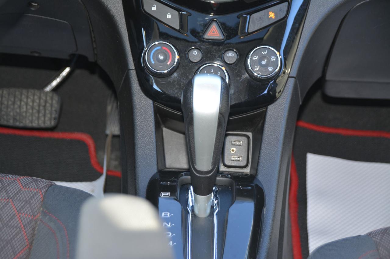 2017 Chevrolet Sonic LT Photo