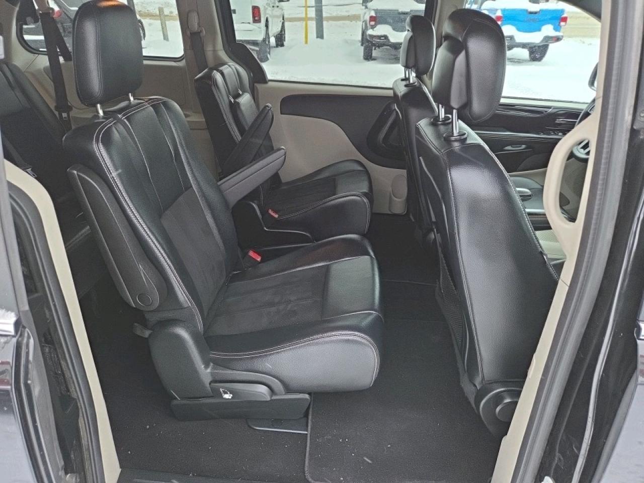 2017 Dodge Grand Caravan CVP/SXT Passenger Van Photo
