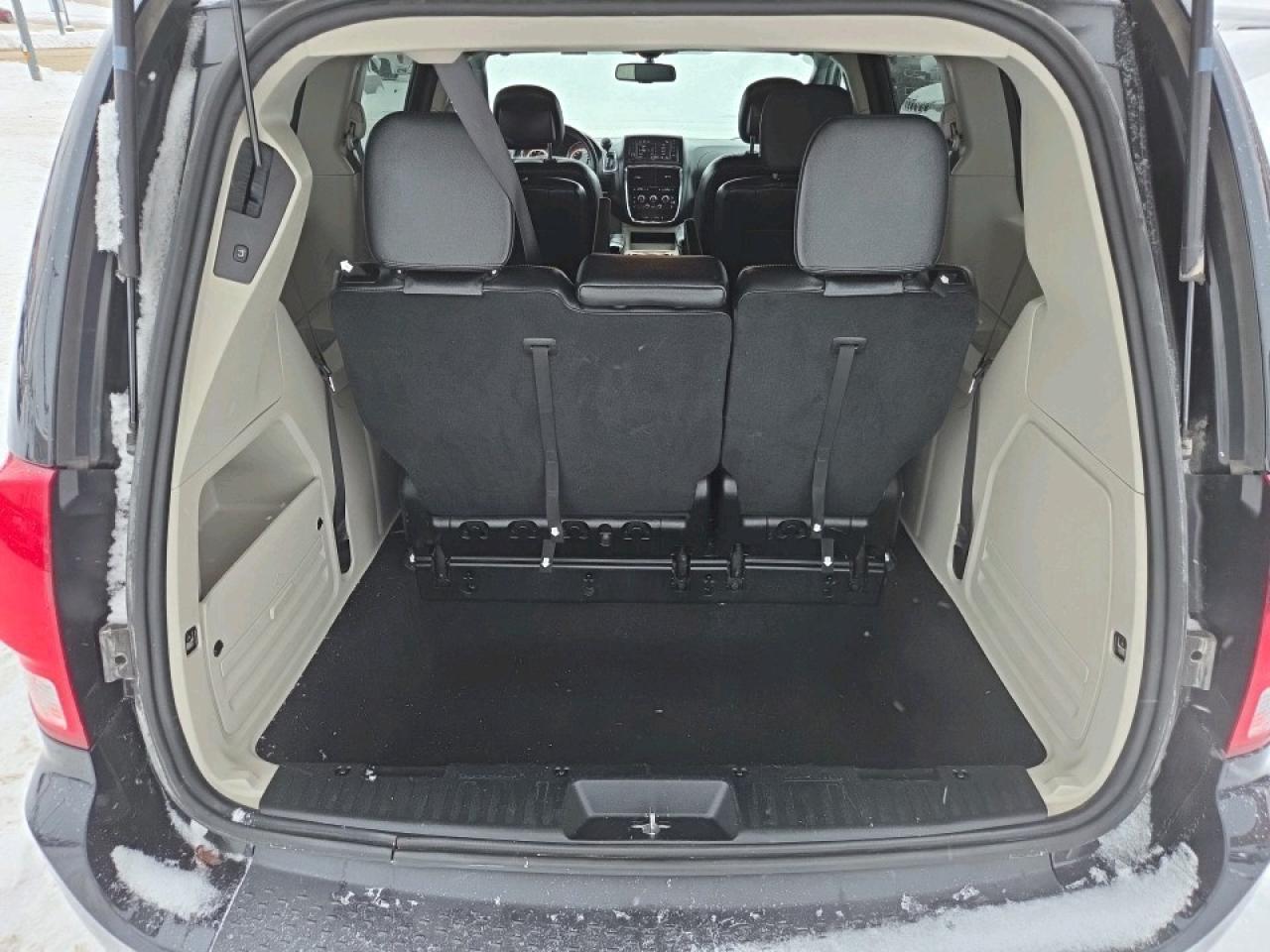 2017 Dodge Grand Caravan CVP/SXT Passenger Van Photo