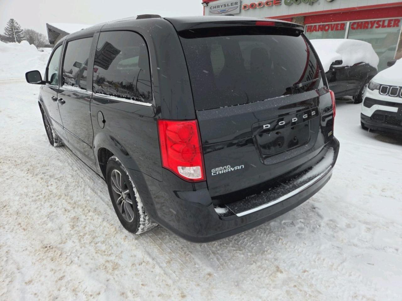2017 Dodge Grand Caravan CVP/SXT Passenger Van Photo
