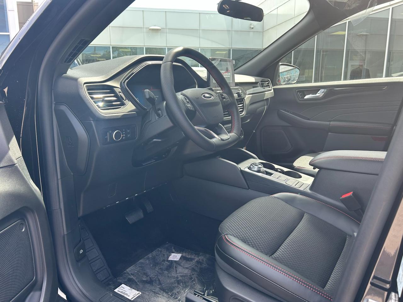 2025 Ford Escape ST-Line 4dr All-Wheel Drive Photo