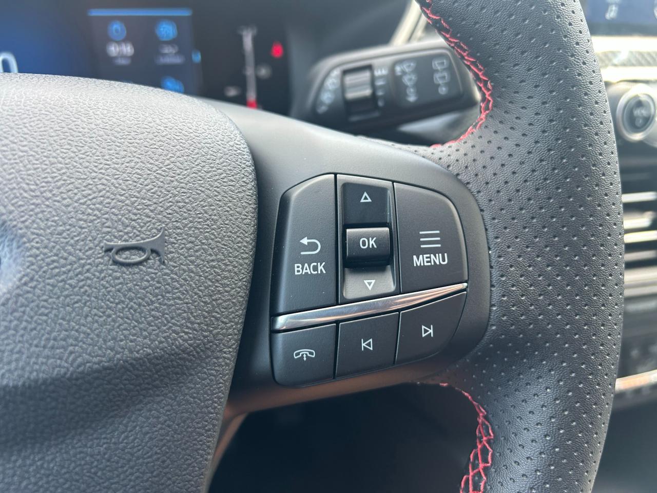 2025 Ford Escape ST-Line 4dr All-Wheel Drive Photo