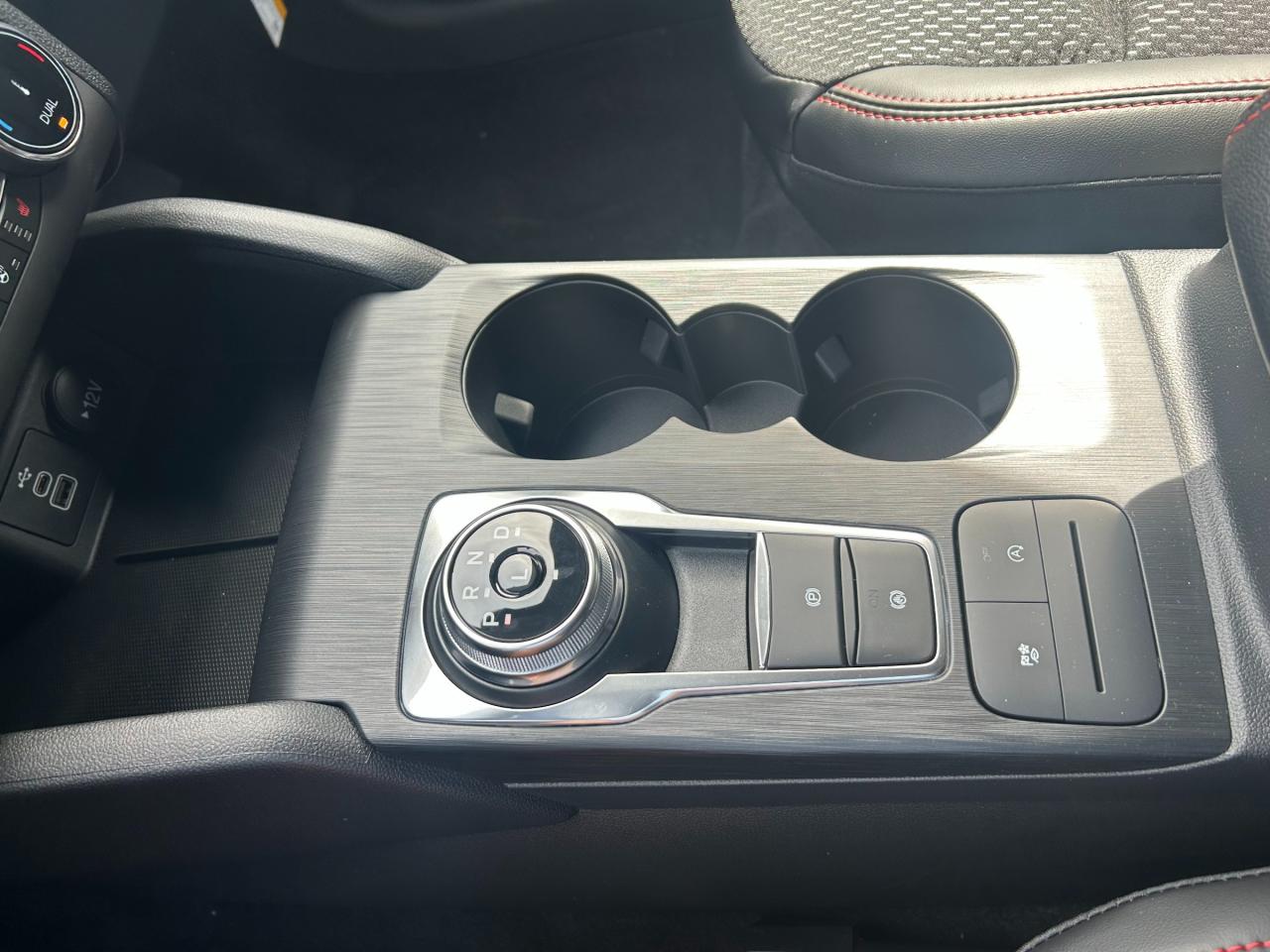 2025 Ford Escape ST-Line 4dr All-Wheel Drive Photo