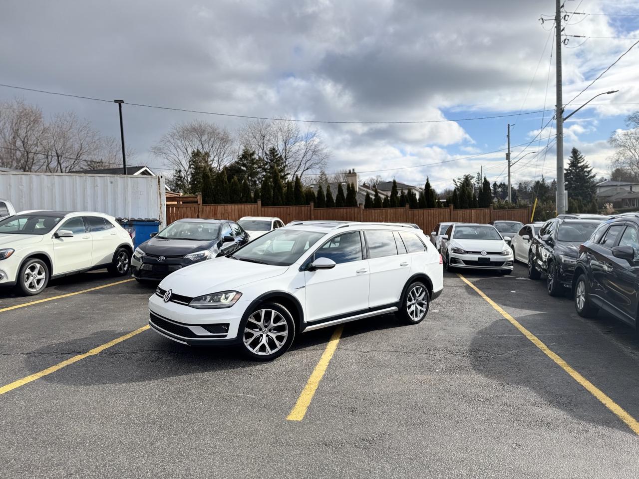 2017 Volkswagen Golf Alltrack AWD   Loaded   Mint Condition Photo