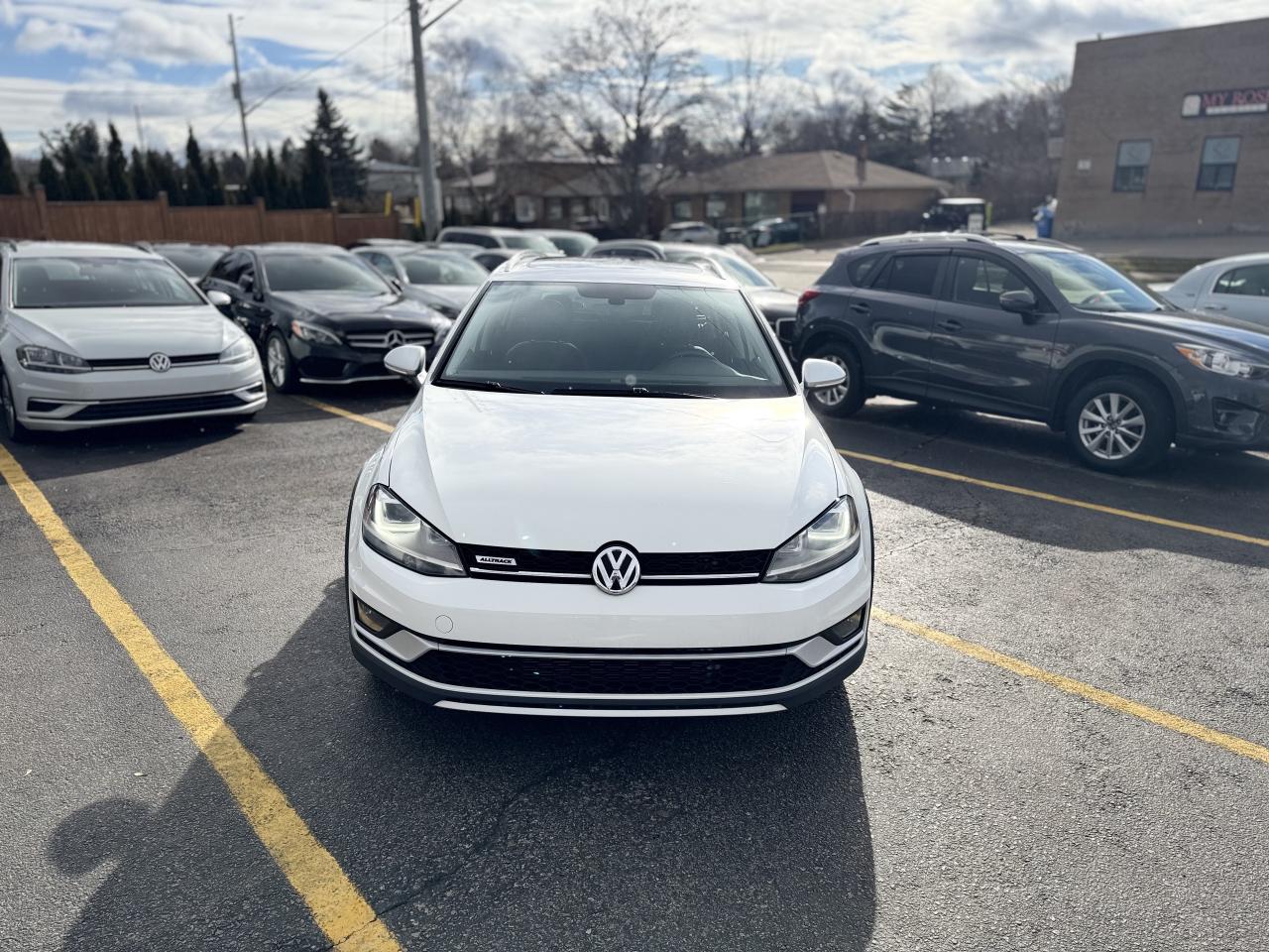 2017 Volkswagen Golf Alltrack AWD   Loaded   Mint Condition Photo