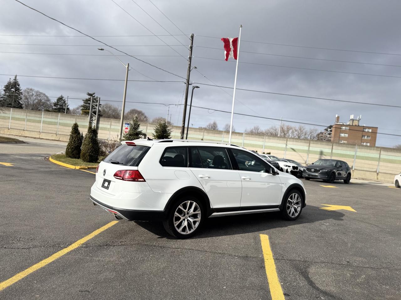 2017 Volkswagen Golf Alltrack AWD   Loaded   Mint Condition Photo