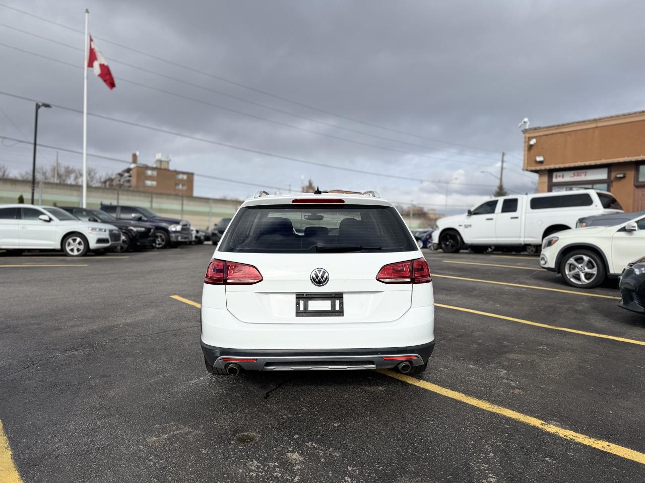 2017 Volkswagen Golf Alltrack AWD   Loaded   Mint Condition Photo