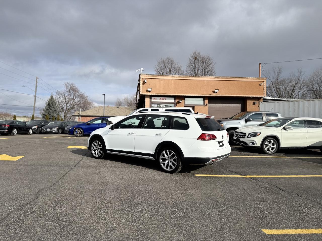 2017 Volkswagen Golf Alltrack AWD   Loaded   Mint Condition Photo