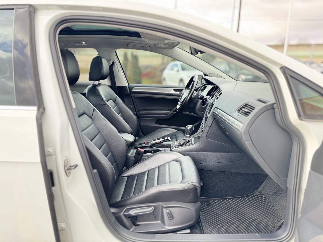 2017 Volkswagen Golf Alltrack AWD   Loaded   Mint Condition Photo