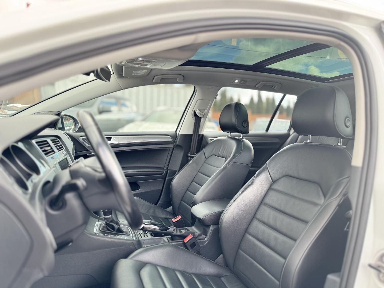 2017 Volkswagen Golf Alltrack AWD   Loaded   Mint Condition Photo