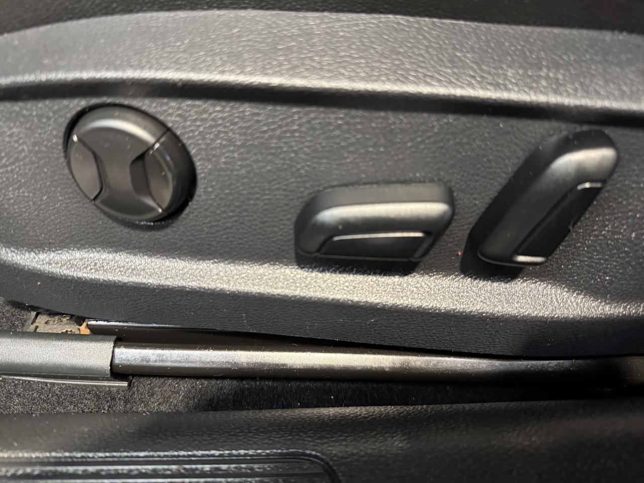 2017 Volkswagen Golf Alltrack AWD   Loaded   Mint Condition Photo