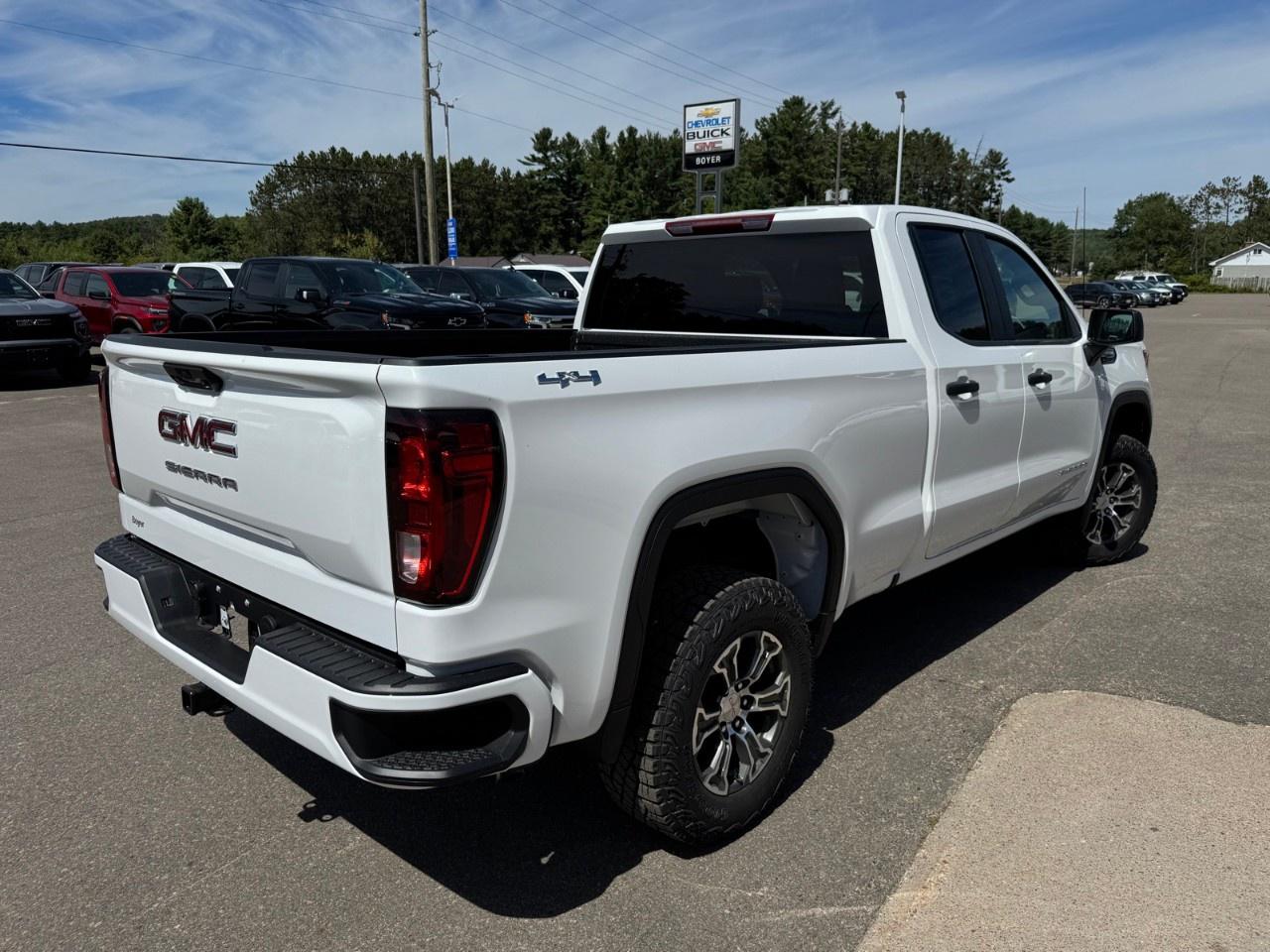 2026 GMC Sierra 1500 Double Cab Standard Box 4-Wheel Drive Pro Photo4